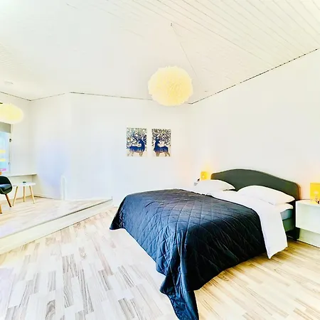 Apartment Aday - 4 Bedrooms In *