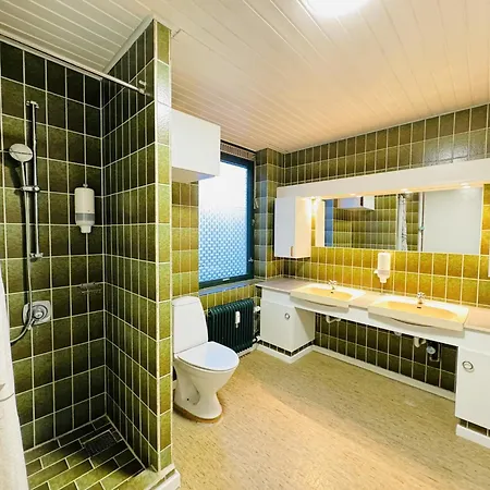 Aday - 4 Bedrooms In Bronderslev