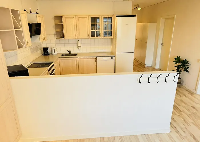 Aday - 4 Bedrooms In * Bronderslev