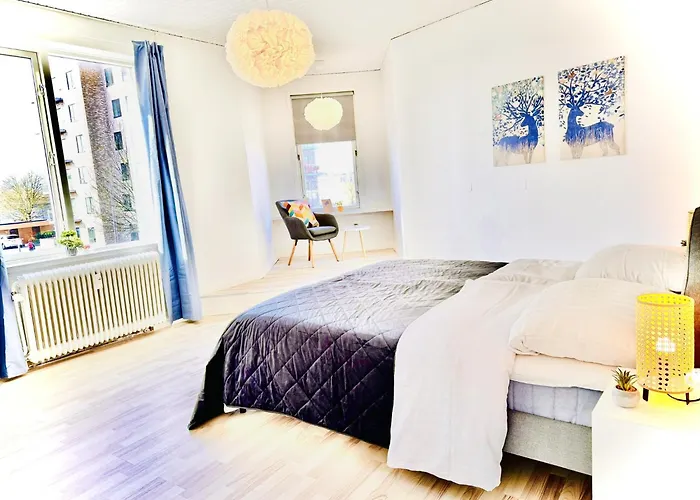 Aday - 4 Bedrooms In Bronderslev